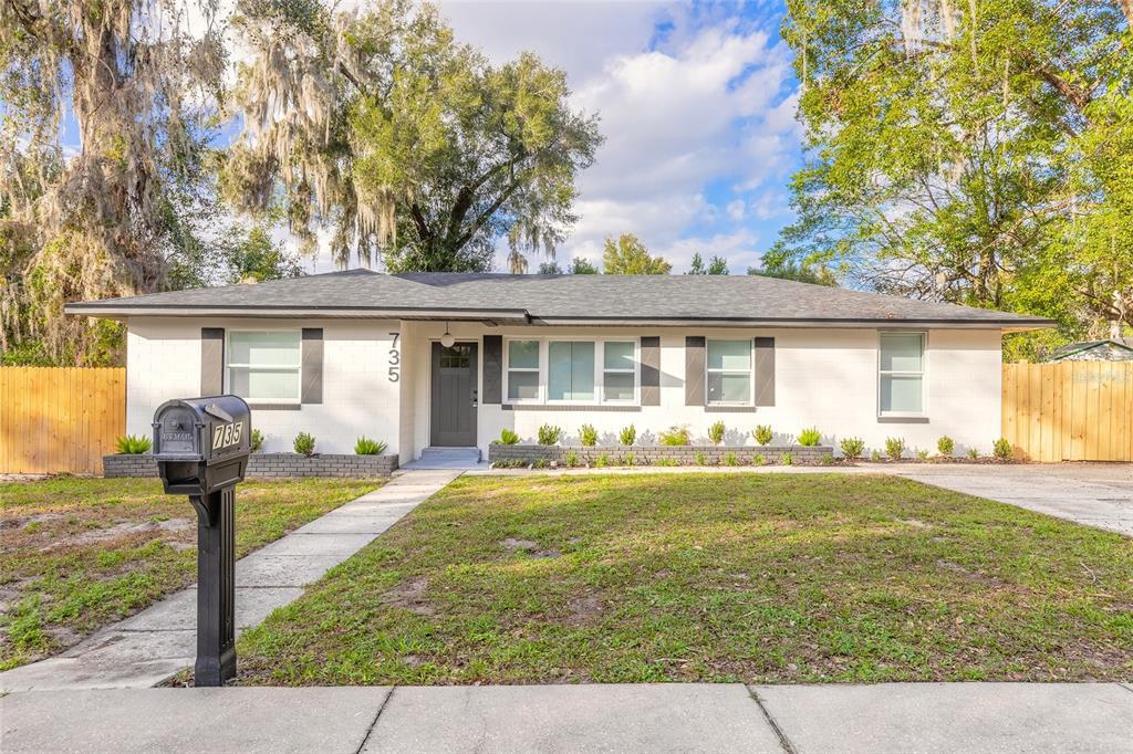 Picture of 735 E Carolina Avenue, Deland, FL 32724