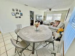 Picture of 649 N Jefferson Avenue Unit 649, Sarasota, FL 34237