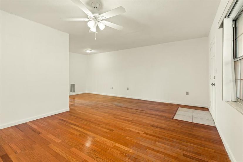 Picture of 4335 Aegean Drive Unit 240A, Tampa FL 33611