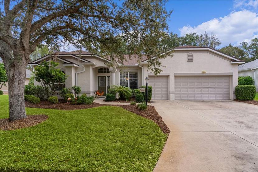 Picture of 4912 Sawgrass Lake Circle, Leesburg FL 34748