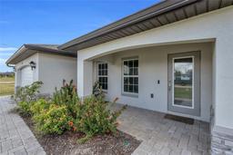 Picture of 618 NE 2Nd Place, Cape Coral, FL 33909