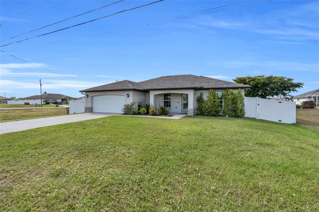 Picture of 618 NE 2Nd Place, Cape Coral, FL 33909