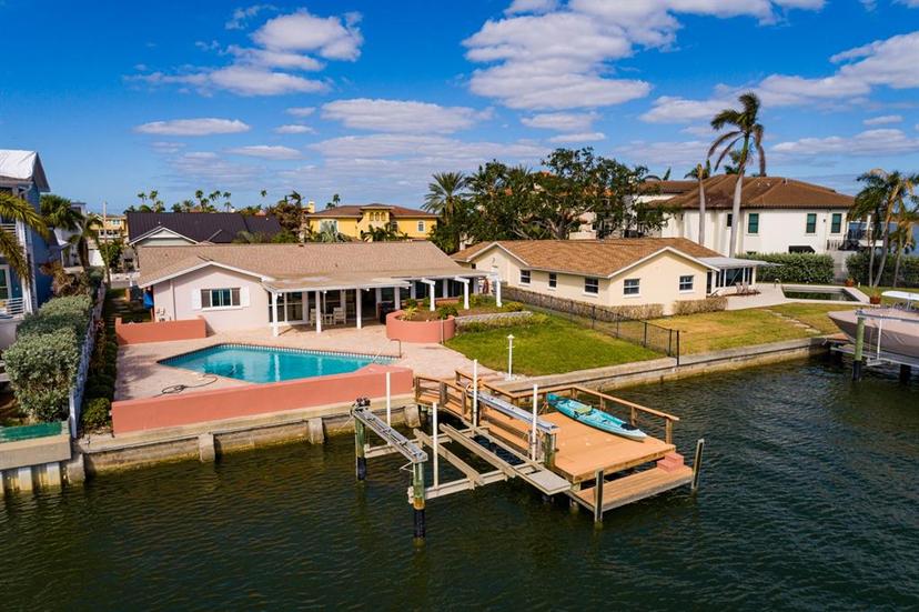 Picture of 825 116Th Avenue, Treasure Island FL 33706