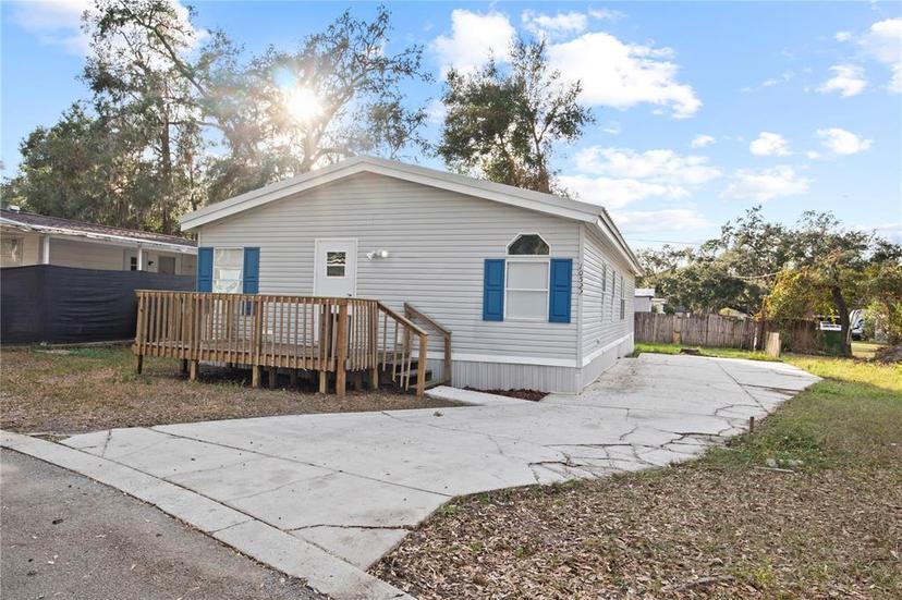 Picture of 10522 Bay Hills Circle, Thonotosassa FL 33592