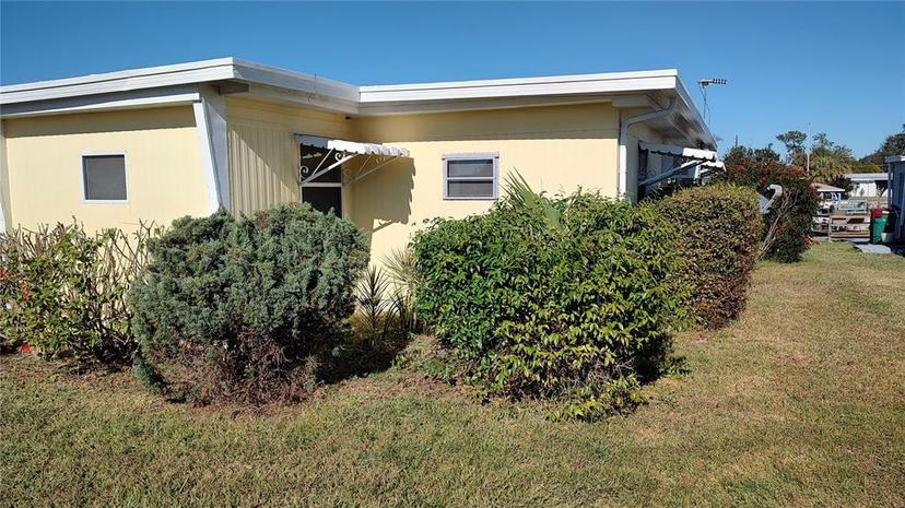 Picture of 1432 SOUTH Shore Drive, Tavares FL 32778