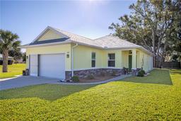 Picture of 150 Rose Street, Umatilla, FL 32784