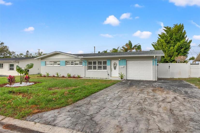 Picture of 3611 Searobin Dr Se, St Petersburg FL 33705