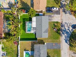 Picture of 3611 Searobin Dr Se, St Petersburg, FL 33705