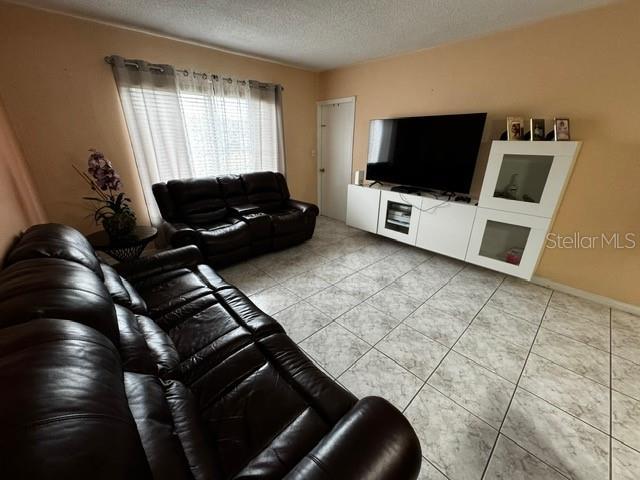 Picture of 160 Royal Palm Road Unit 214, Hialeah FL 33016