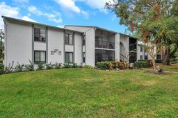 Picture of 1281 Pine Ridge Circle E Unit H1, Tarpon Springs, FL 34688