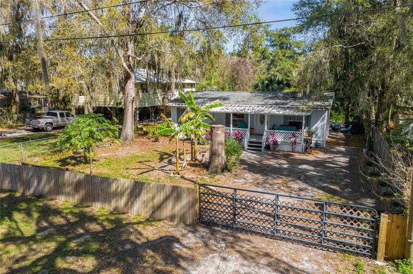 Picture of 843 County Road 484, Lake Panasoffkee FL 33538