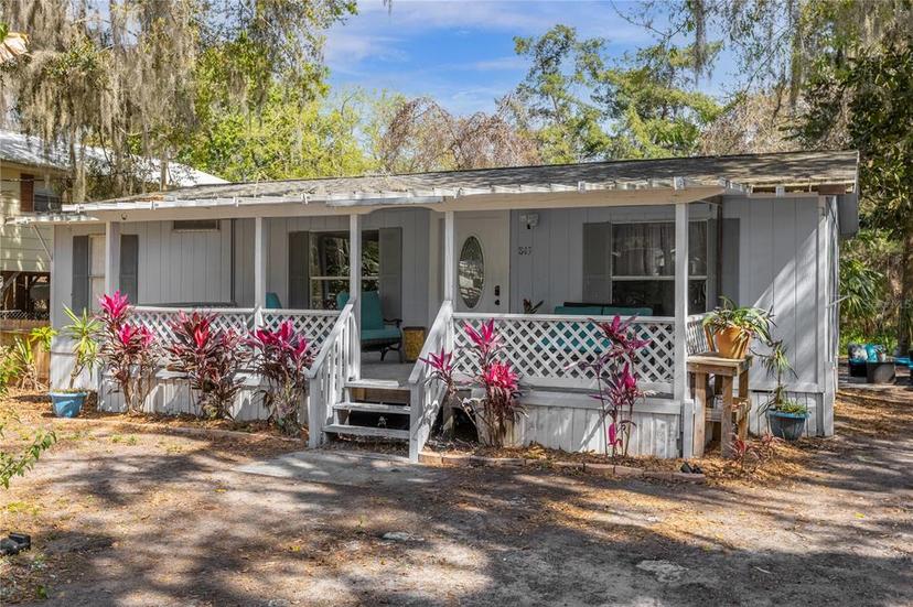 Picture of 843 County Road 484, Lake Panasoffkee FL 33538