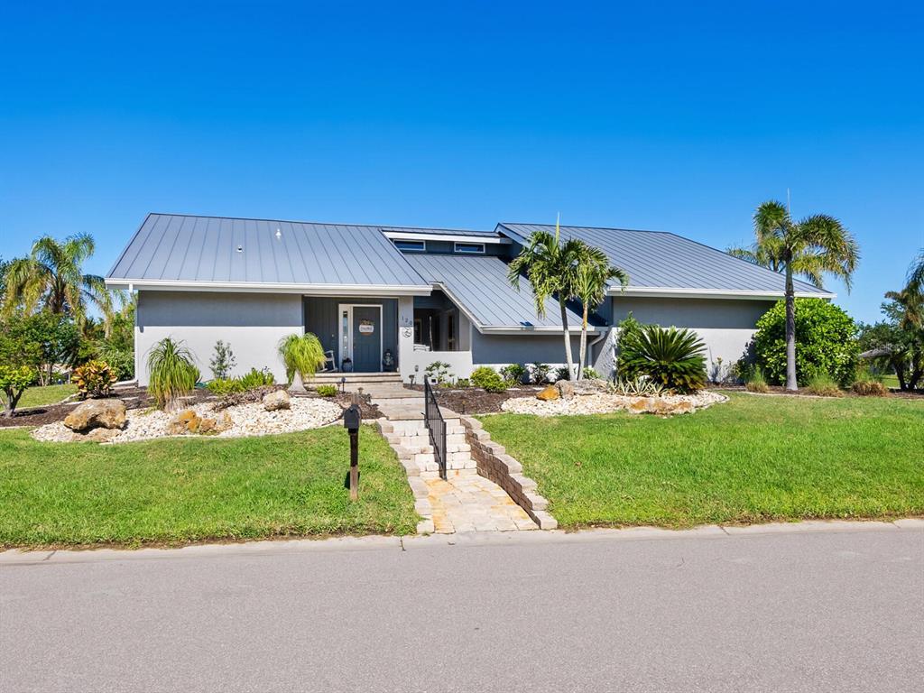 Picture of 120 Lookout Point Drive, Osprey, FL 34229