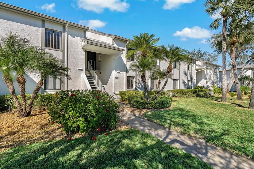 Picture of 122 E Cypress Court Unit 22, Oldsmar FL 34677