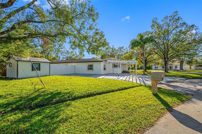 Picture of 4901 W Bartlett Drive, Tampa FL 33603