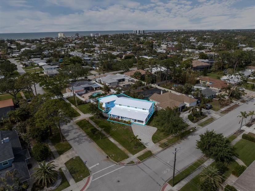 Picture of 842 Nokomis Avenue S, Venice FL 34285