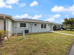 Picture of 1018 Beach Manor Circle Unit 40, Venice, FL 34285