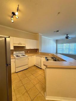 Picture of 3605 Conroy Road Unit 533, Orlando, FL 32839