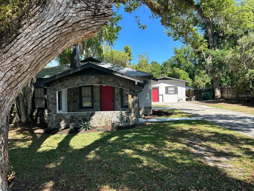 Picture of 221 N Julia Avenue, Deland, FL 32720