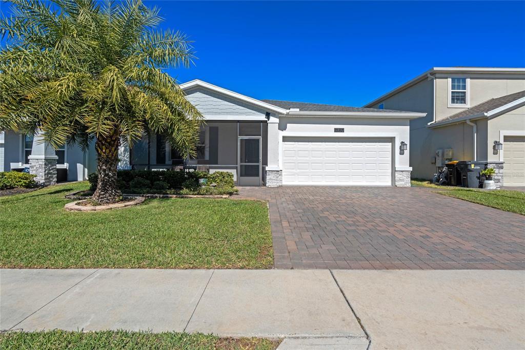 Picture of 2150 Camden Loop, Davenport, FL 33837