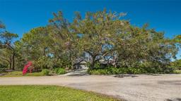 Picture of 6246 Ravenwood Drive, Sarasota, FL 34243