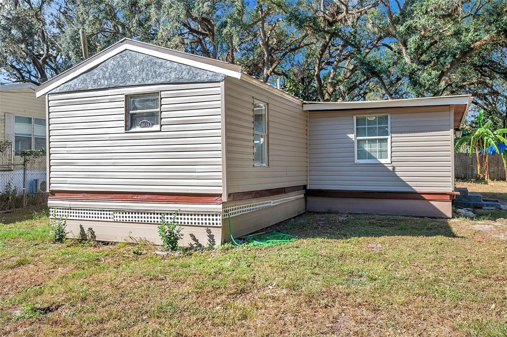 Picture of 19114 Iverson Road, Lutz, FL 33559