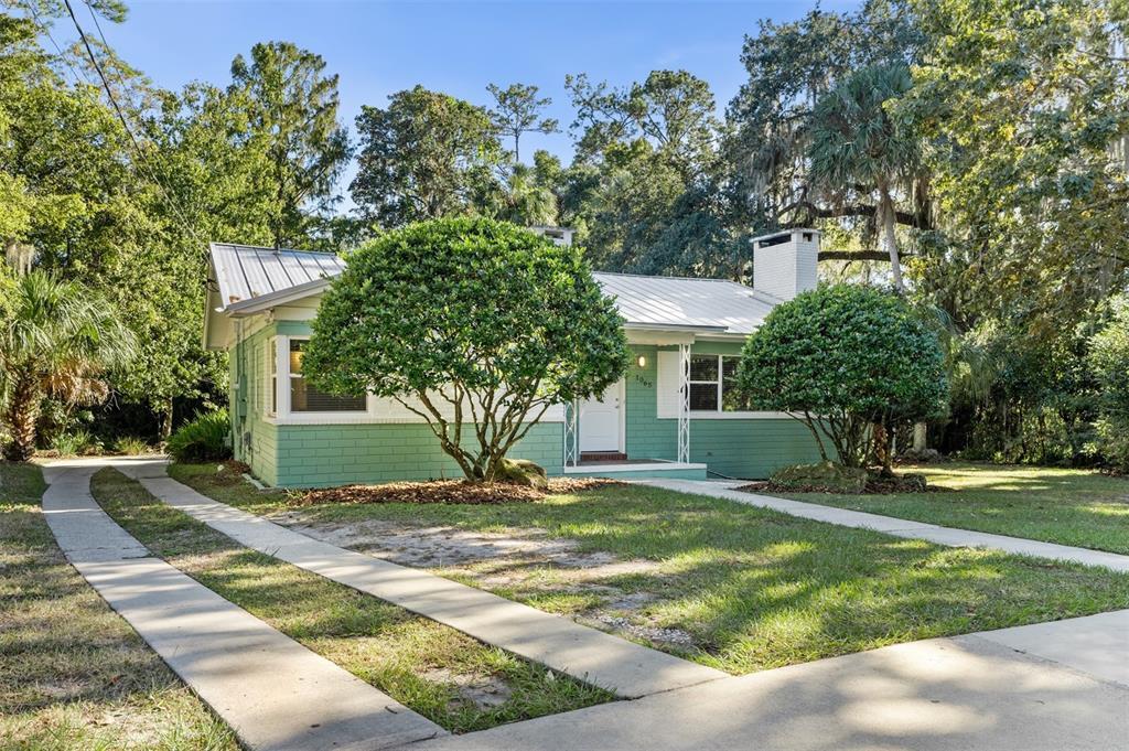 Picture of 1065 SW 11Th Avenue, Gainesville, FL 32601