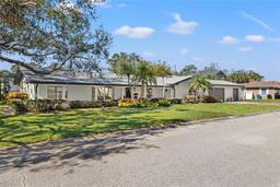 Picture of 100 Riviera Way Ne, St Petersburg, FL 33704