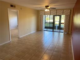 Picture of 435 30Th Avenue W Unit D103, Bradenton, FL 34205