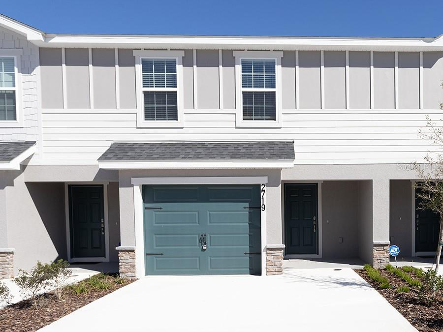 Picture of 2719 Walden Town Circle, Plant City, FL 33566