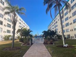 Picture of 2960 59Th Street S Unit 411, Gulfport, FL 33707