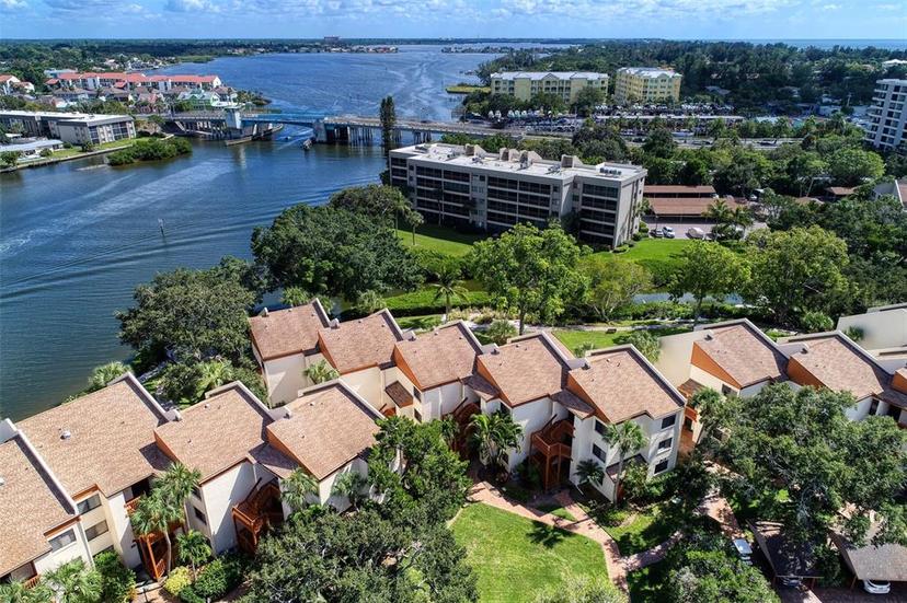 Picture of 1800 Cove Ii Place Unit 213, Sarasota FL 34242