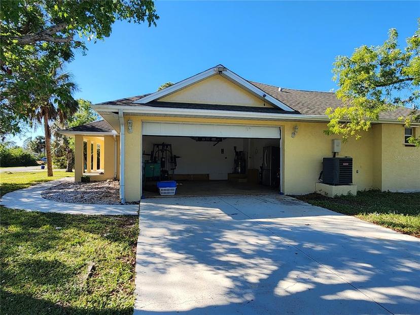 Picture of 12070 Surrey Ave, Port Charlotte FL 33981