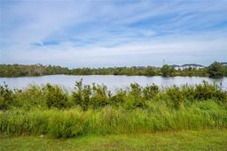 Picture of 476 Lake Shore Parkway, Davenport, FL 33896