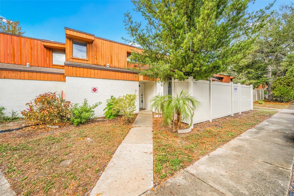 Picture of 2062 Sunset Point Road Unit 65, Clearwater, FL 33765