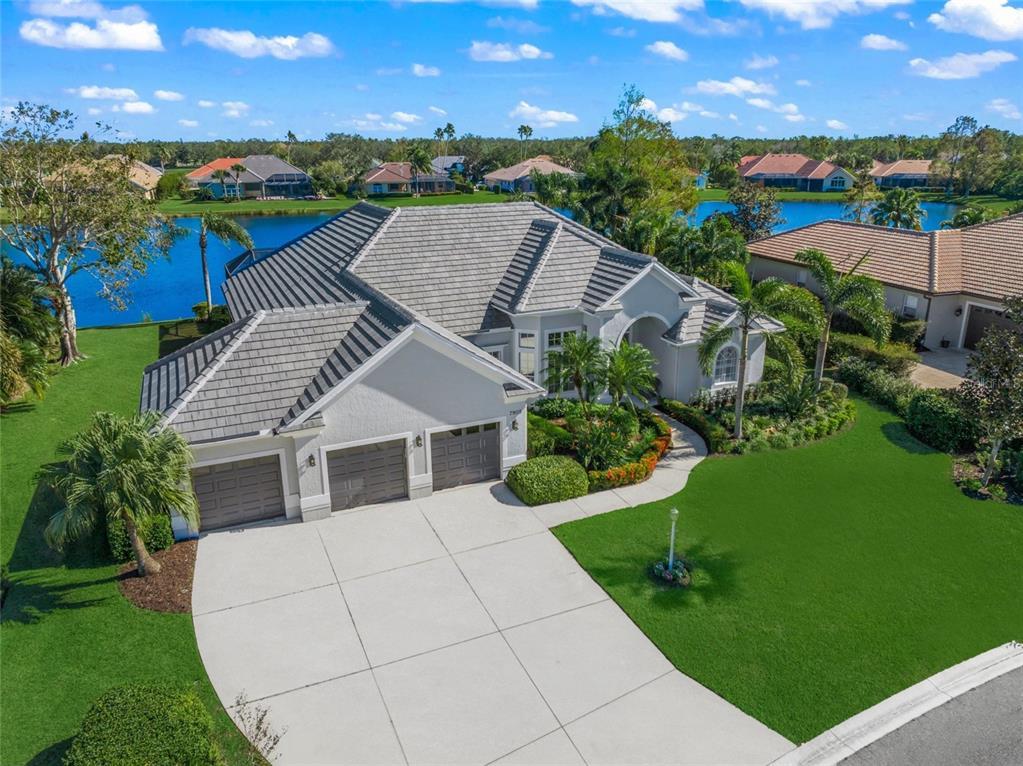 Picture of 7905 Royal Queensland Way, Lakewood Ranch, FL 34202