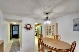 Picture of 3634 Lake Bayshore Drive Unit 308, Bradenton, FL 34205