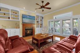 Picture of 307 Shadow Harbour Ln Unit 307, Mount Dora, FL 32757