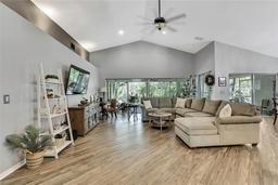 Picture of 5524 Avenue Du Soleil, Lutz, FL 33558