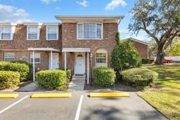 Picture of 715 Perkins Street Unit 100, Leesburg, FL 34748