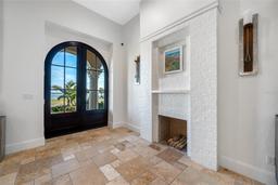 Picture of 1925 Beach Drive Se, St Petersburg, FL 33705