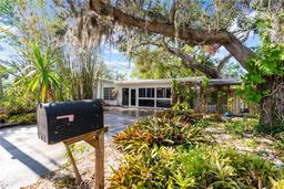 Picture of 2207 Hickory Avenue, Sarasota, FL 34234