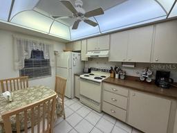 Picture of 2609 Woodgate Lane Unit K4, Sarasota, FL 34231