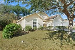 Picture of 705 Willow Run Street, Minneola, FL 34715