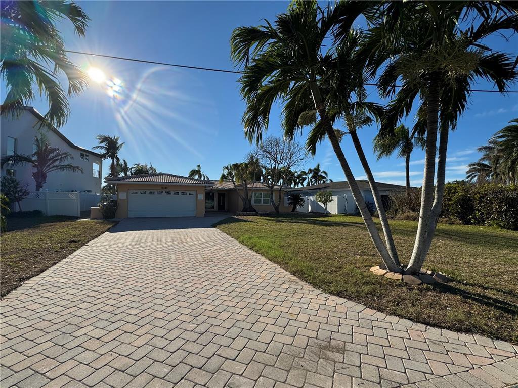 Picture of 10128 Yacht Club Drive, Treasure Island, FL 33706