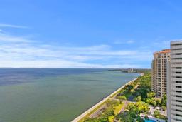 Picture of 4015 Bayshore Boulevard Unit 16A, Tampa, FL 33611