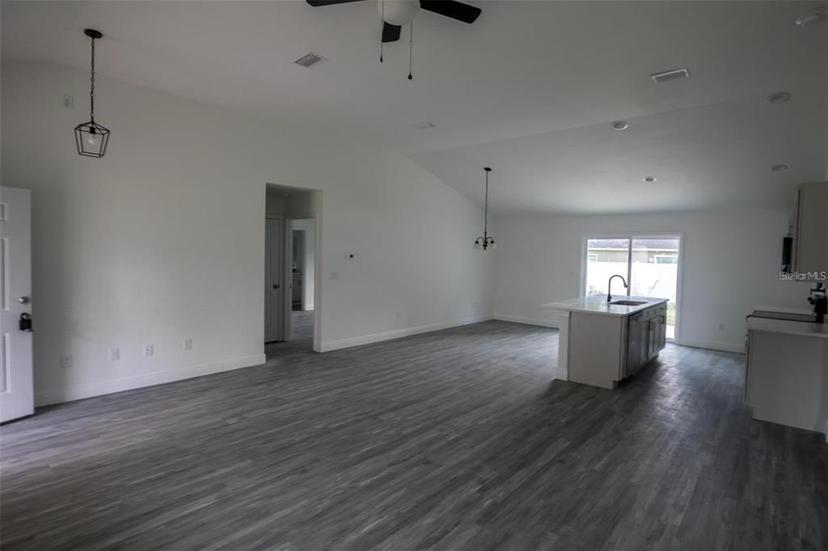 Picture of 13024 NE 6 Place, Silver Springs FL 34488