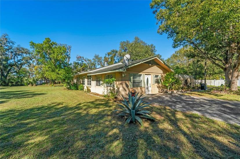 Picture of 17902 Burnside Road, Lutz FL 33548