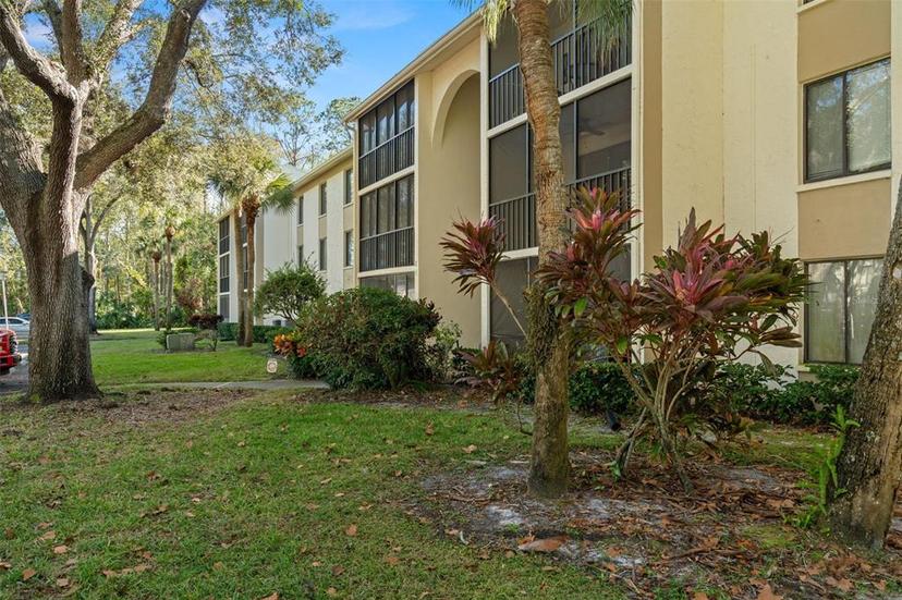 Picture of 1398 Shady Pine Way Unit H2, Tarpon Springs FL 34688