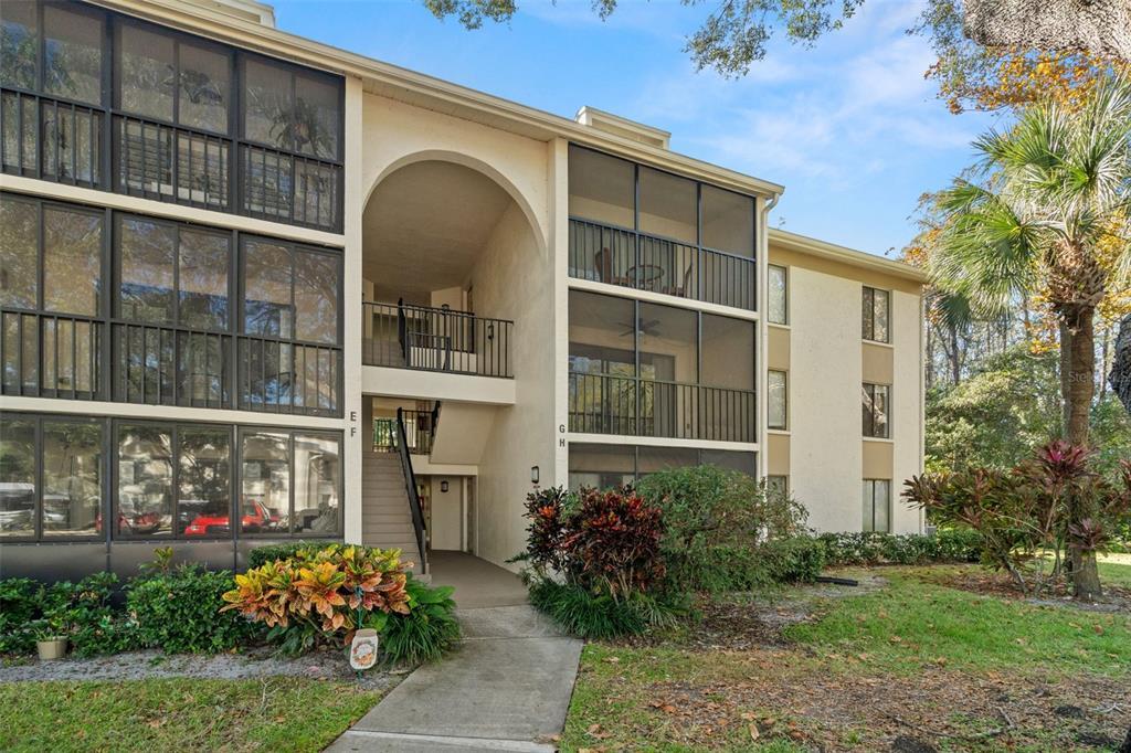 Picture of 1398 Shady Pine Way Unit H2, Tarpon Springs, FL 34688